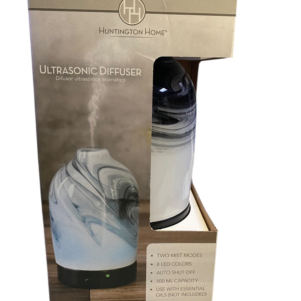 Huntington Home Black and White Ultrasonic Diffuser